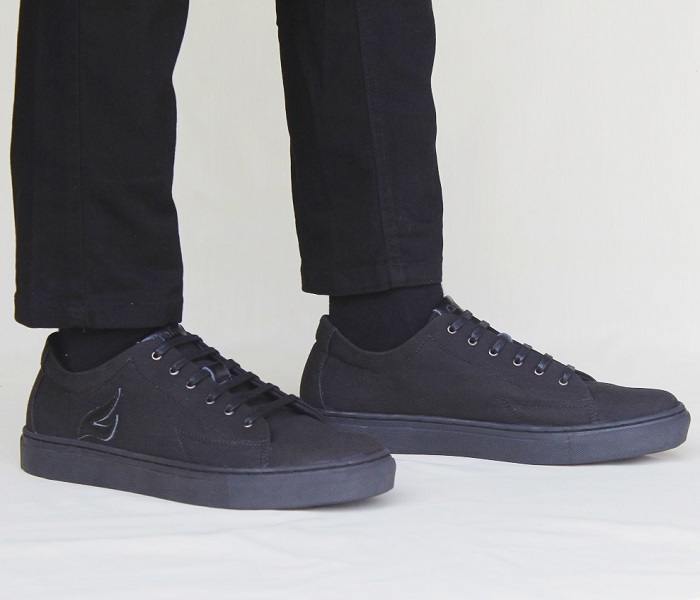 Crefow neacky canvas full black derby sneakers