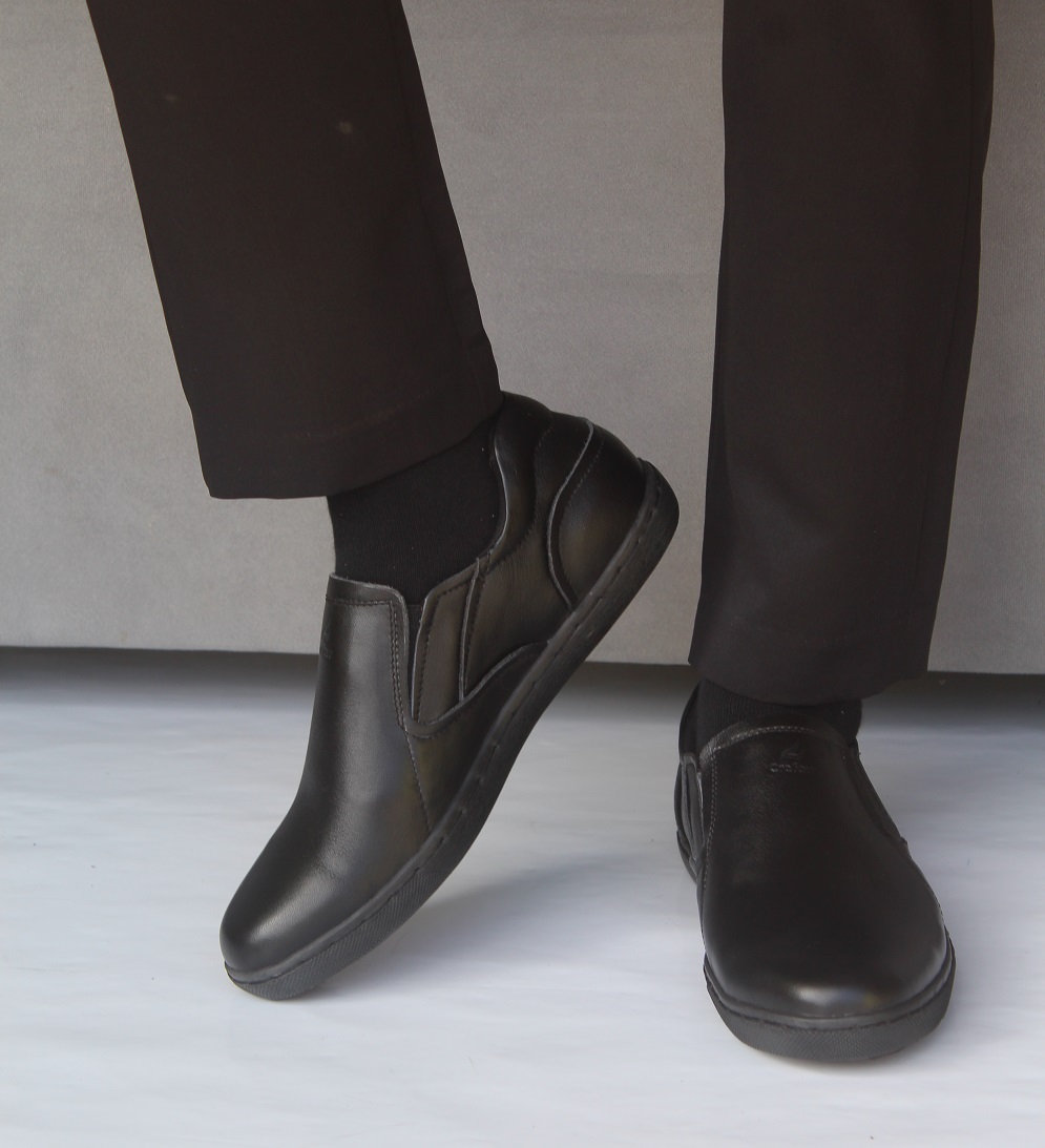 crefow scedo full black slip on leather