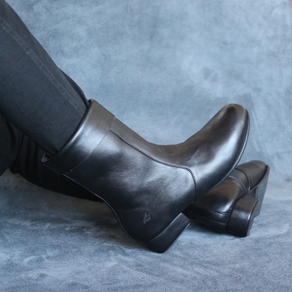 Carla H3B Black