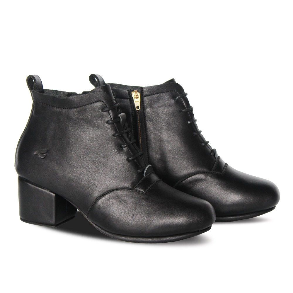 Calta Black Women Leather Boots