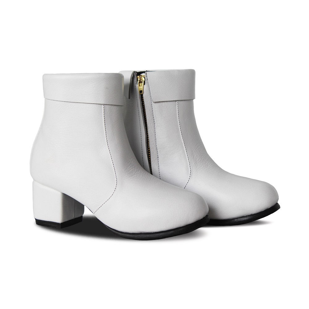 Carla White Women Leath er Boots