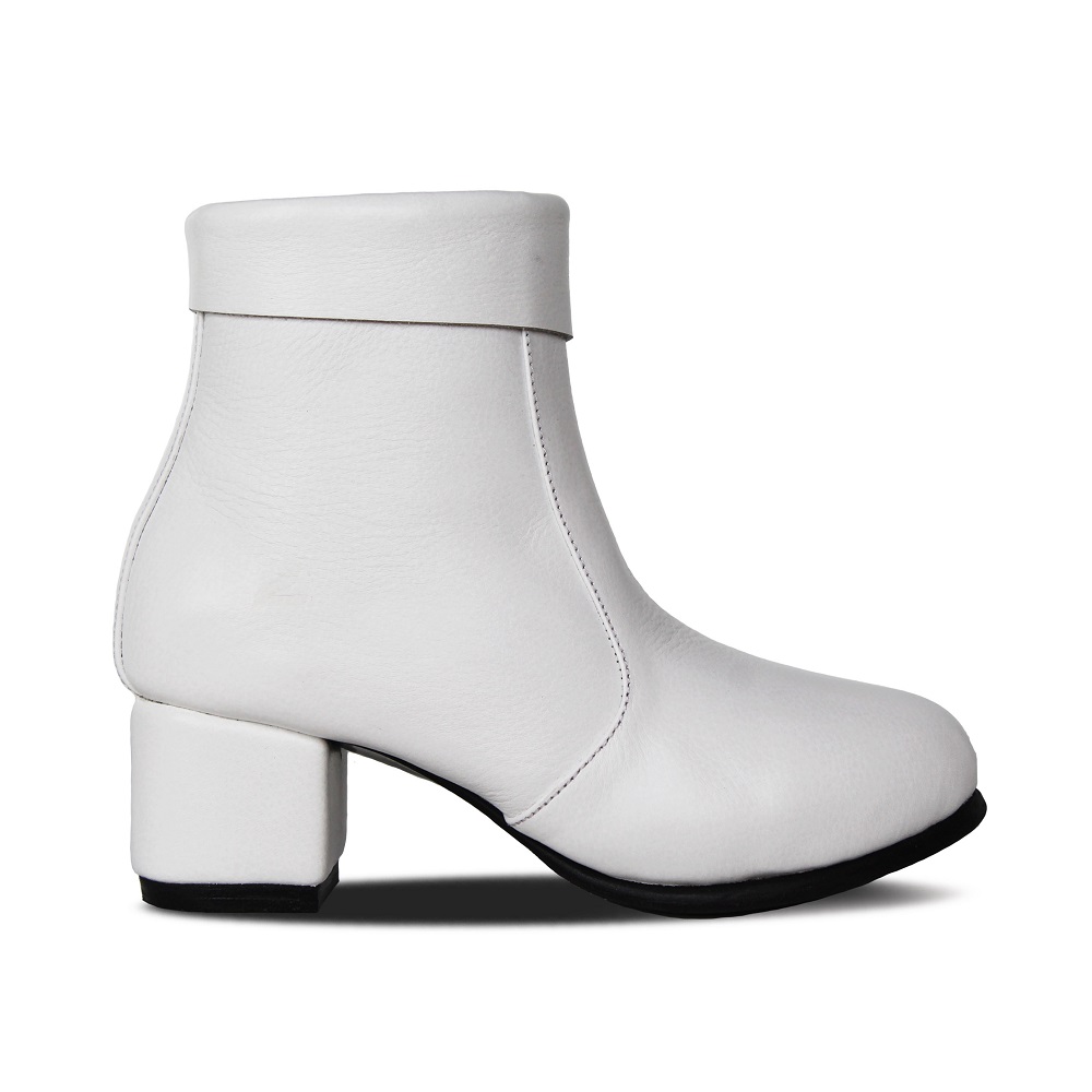 Carla White Women Leath er Boots