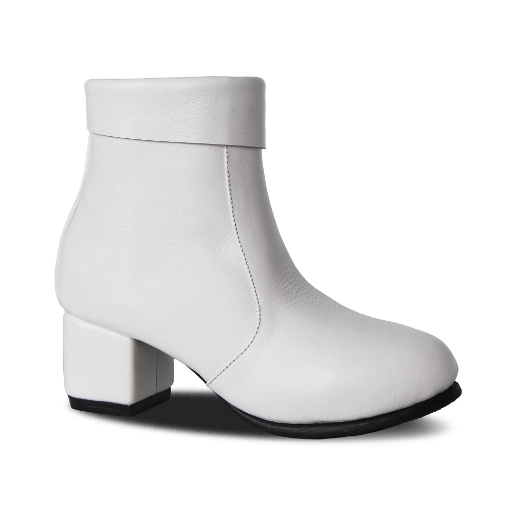 Carla White Women Leath er Boots