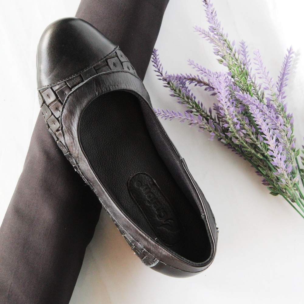Regina Black Women Leather Flat Shoes
