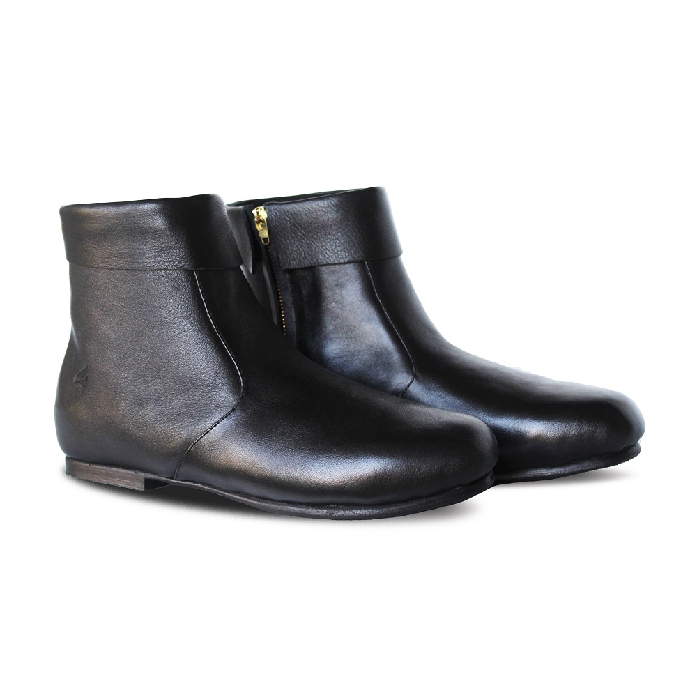 Carla Flat Black Women Leather Boots