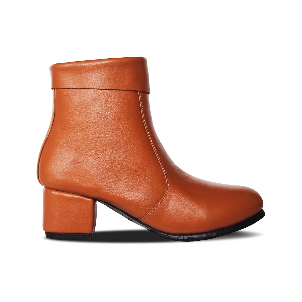 Carla Tan Women Leather Boots