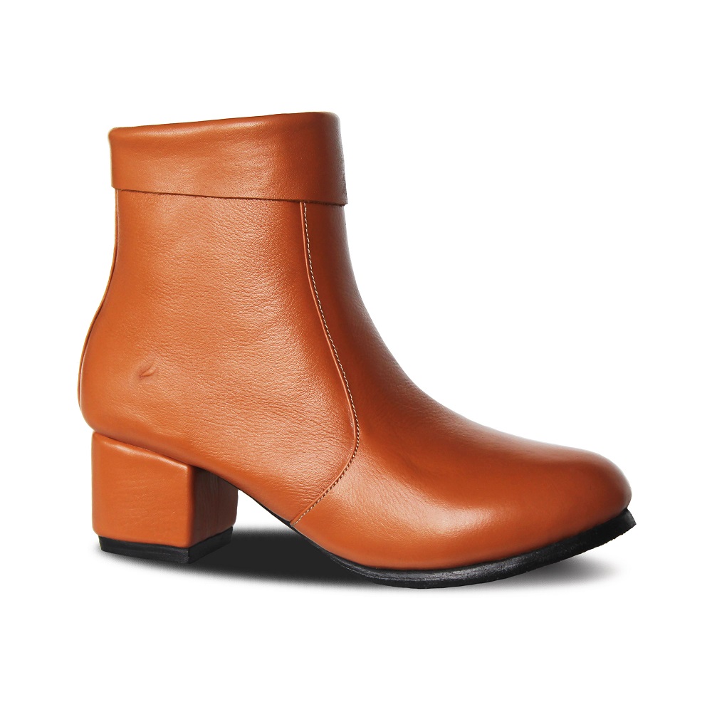 Carla Tan Women Leather Boots