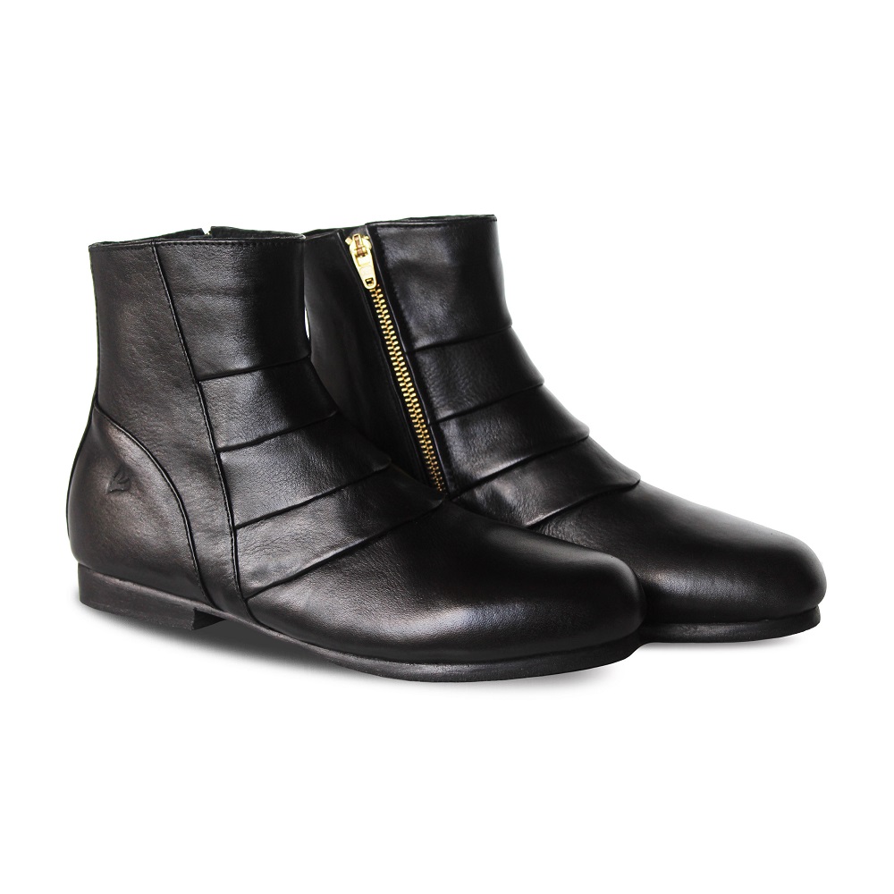 Clarisa Black Women Leather Boots
